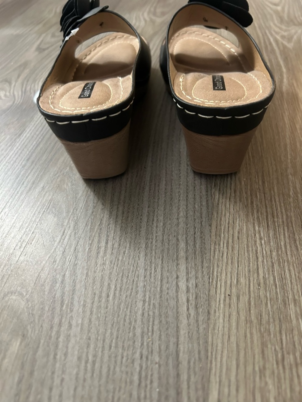 Good Choice Women's Black Floral Slide Sandals NWT - Picture 5 of 6
